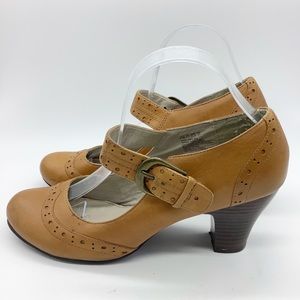 Hush Puppies Leather Mary Jane Heels Tan Size 9.5